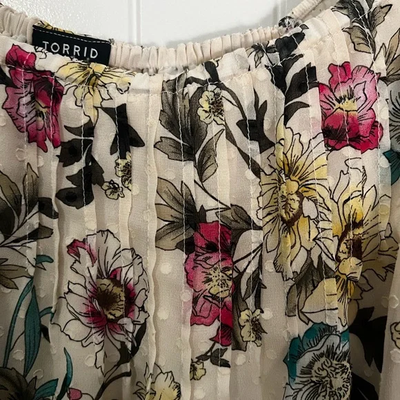 Torrid Floral Blouse - Cream with Multicolor Accents - Picture 3 of 7